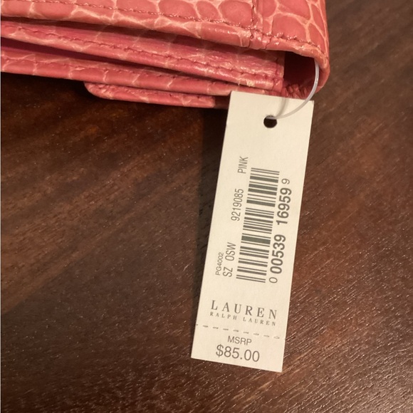 Lauren Ralph Lauren NWT Large Pink Embossed Leather Ladies Wallet & Checkbook Cv - Picture 10 of 11